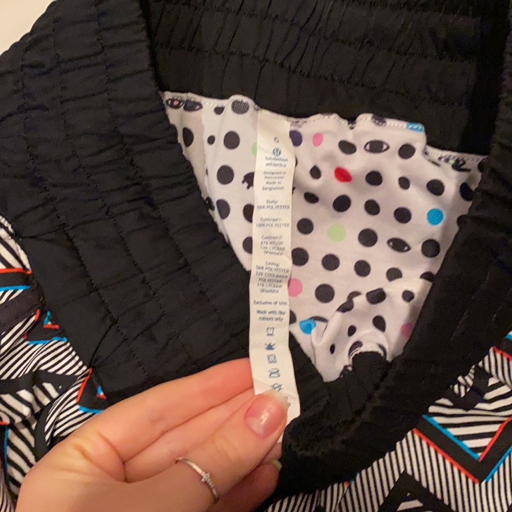 Lululemon Sea Wheeze tracker shorts - Picture 7 of 8